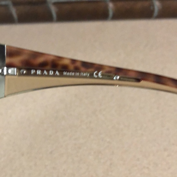 Prada shades - Picture 3 of 7